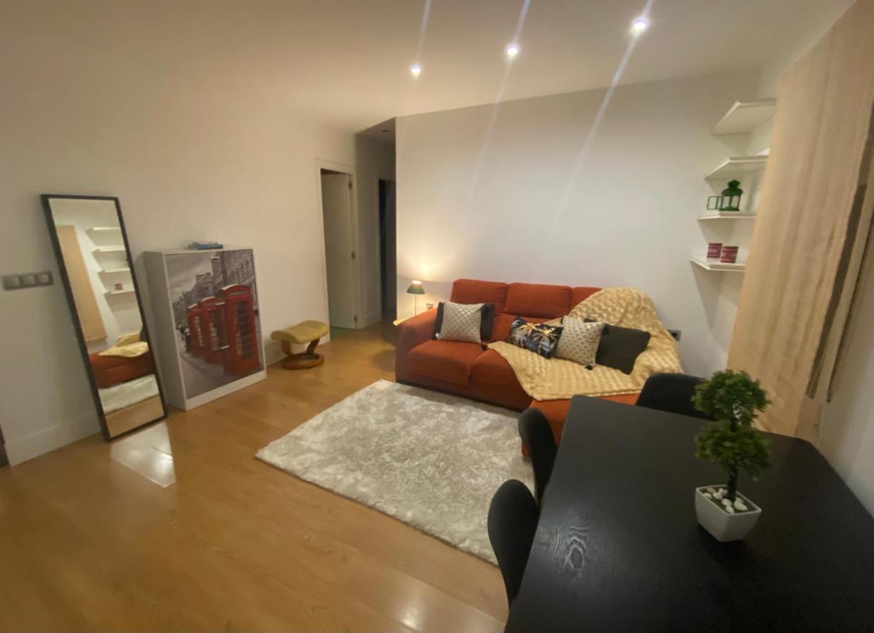 De Frente A 4 Torres, Habitacion Con Bano Hotel Madrid Kültér fotó